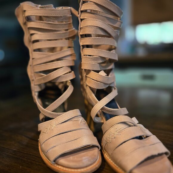 Freebird Makayla - Picture 2 of 6